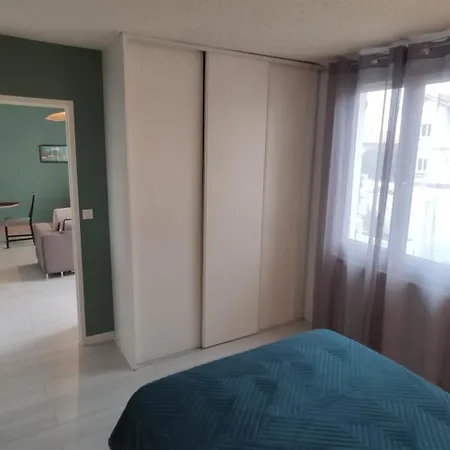 T2 Tres Bien Situe Avec Parking Prive Apartment